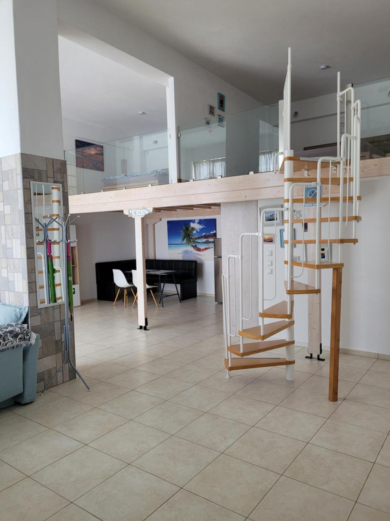 Vonitsa Loft Apartment 1 Bagian luar foto