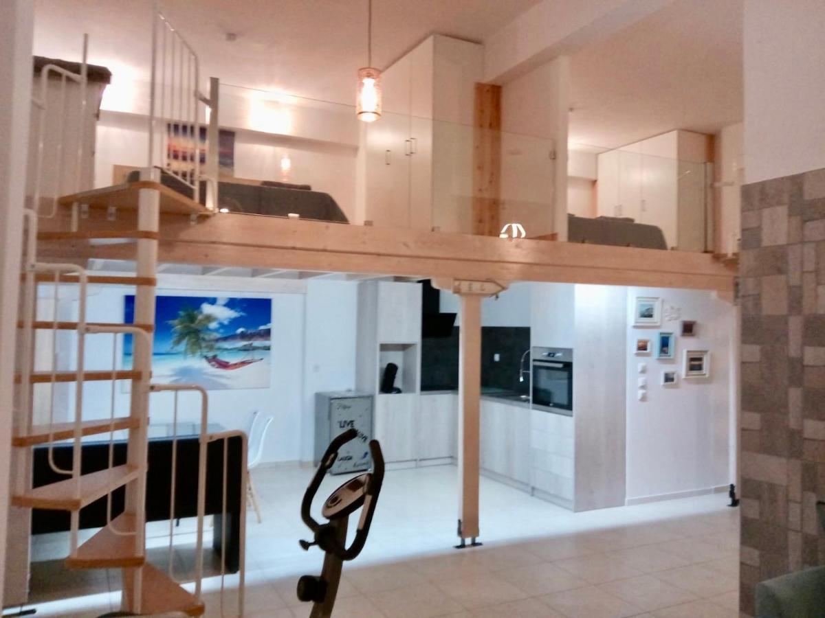 Vonitsa Loft Apartment 1 Bagian luar foto