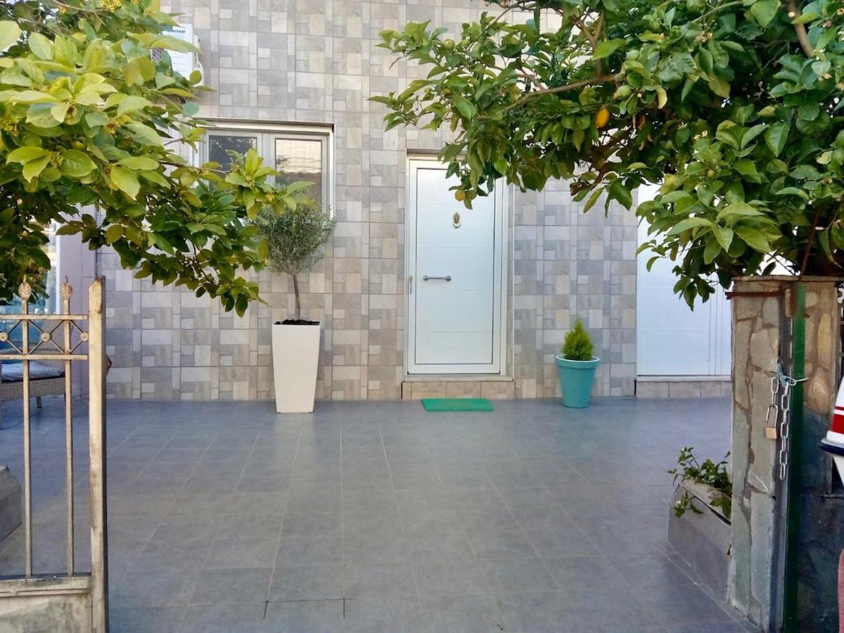 Vonitsa Loft Apartment 1 Bagian luar foto